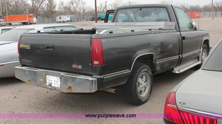 image for item O9370 1992 GMC Sierra 1500 pickup truck