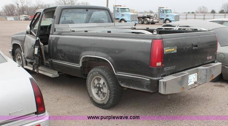 image for item O9370 1992 GMC Sierra 1500 pickup truck