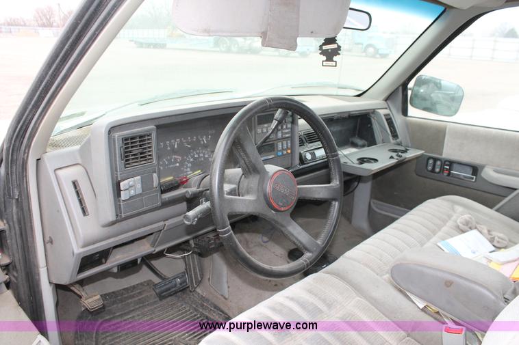 image for item O9370 1992 GMC Sierra 1500 pickup truck