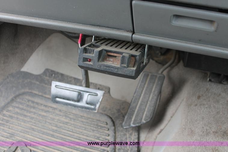 image for item O9370 1992 GMC Sierra 1500 pickup truck