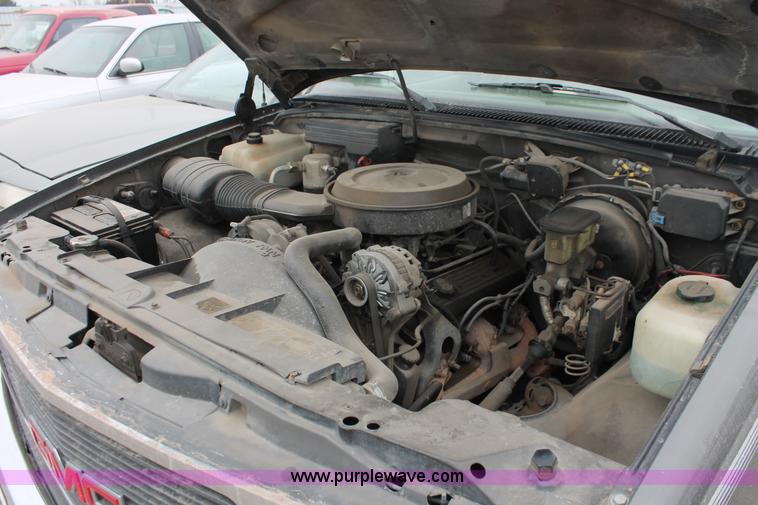 image for item O9370 1992 GMC Sierra 1500 pickup truck