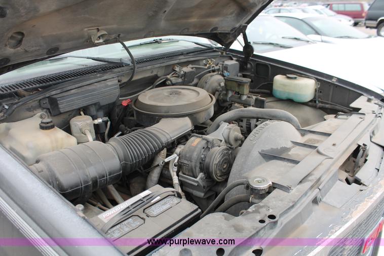 image for item O9370 1992 GMC Sierra 1500 pickup truck