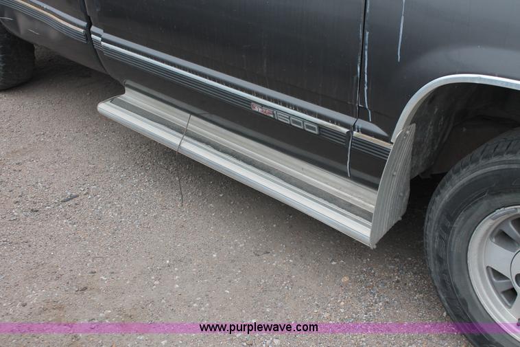 image for item O9370 1992 GMC Sierra 1500 pickup truck
