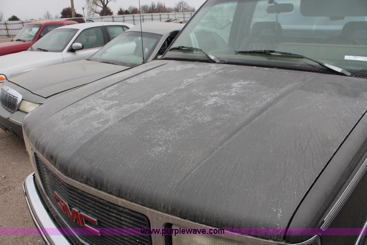 image for item O9370 1992 GMC Sierra 1500 pickup truck