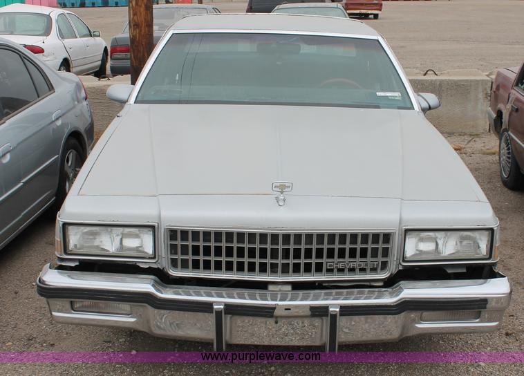 image for item O9374 1988 Chevrolet Caprice Classic Brougham