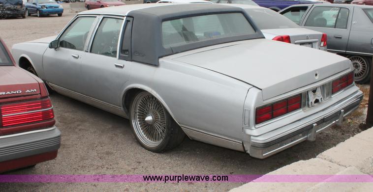 image for item O9374 1988 Chevrolet Caprice Classic Brougham