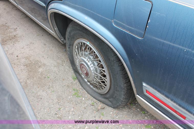 image for item O9375 1987 Cadillac DeVille