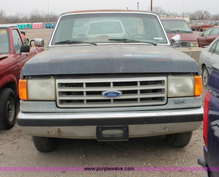 image for item O9377 1989 Ford F150 SuperCab pickup truck