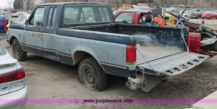 image for item O9377 1989 Ford F150 SuperCab pickup truck