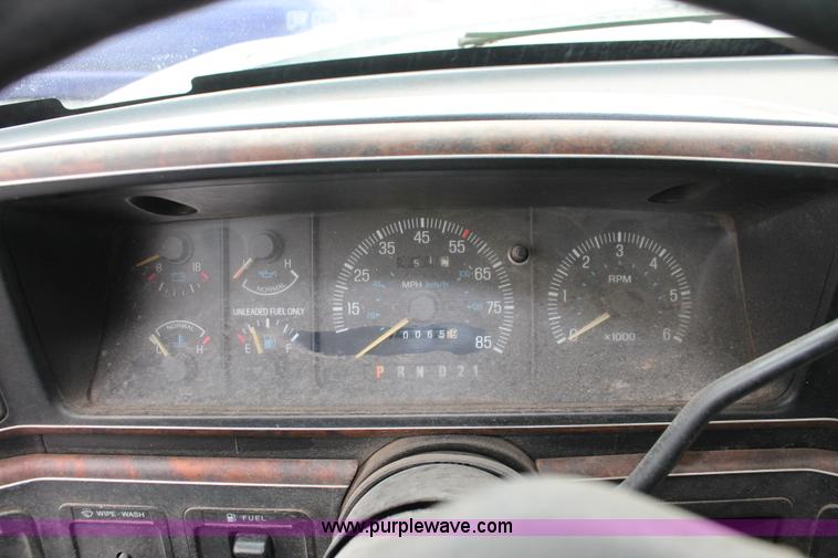 image for item O9377 1989 Ford F150 SuperCab pickup truck