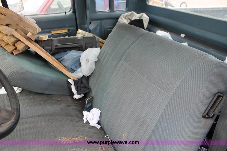 image for item O9377 1989 Ford F150 SuperCab pickup truck