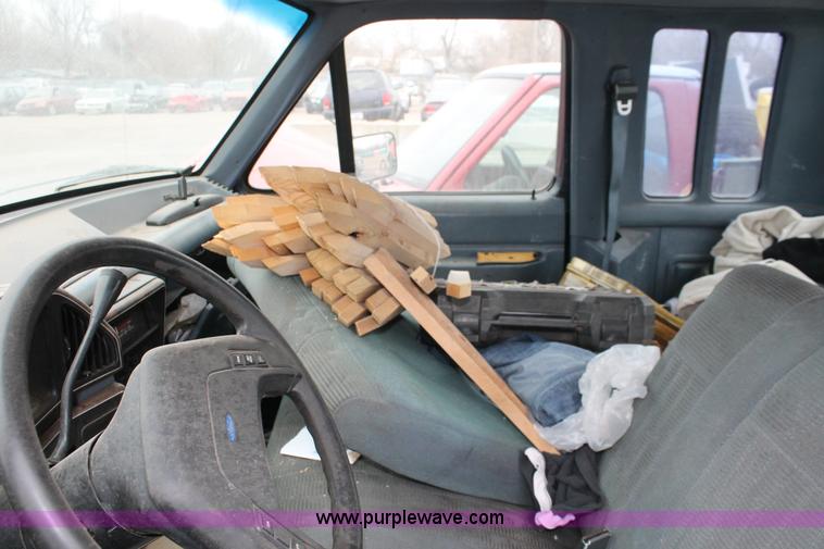 image for item O9377 1989 Ford F150 SuperCab pickup truck