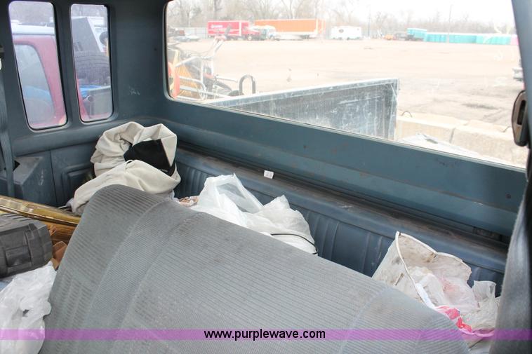 image for item O9377 1989 Ford F150 SuperCab pickup truck