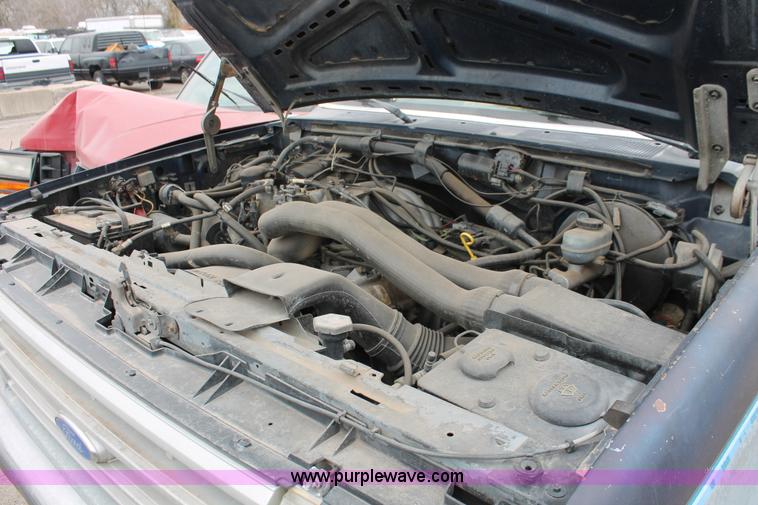 image for item O9377 1989 Ford F150 SuperCab pickup truck