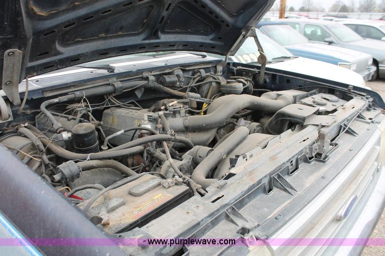 image for item O9377 1989 Ford F150 SuperCab pickup truck