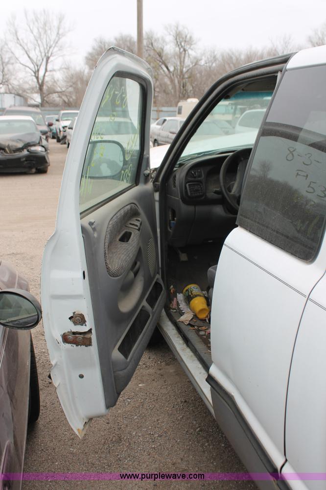 image for item O9378 2000 Dodge Ram 1500 Quad Cab pickup truck