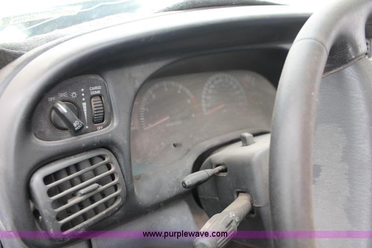 image for item O9378 2000 Dodge Ram 1500 Quad Cab pickup truck