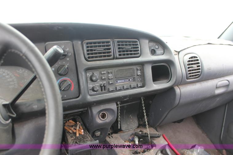 image for item O9378 2000 Dodge Ram 1500 Quad Cab pickup truck