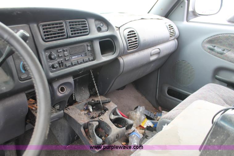 image for item O9378 2000 Dodge Ram 1500 Quad Cab pickup truck