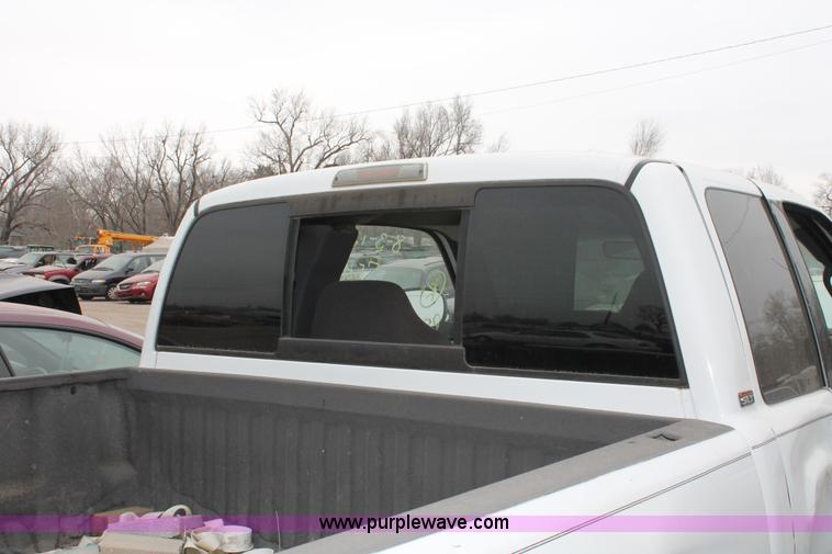image for item O9378 2000 Dodge Ram 1500 Quad Cab pickup truck