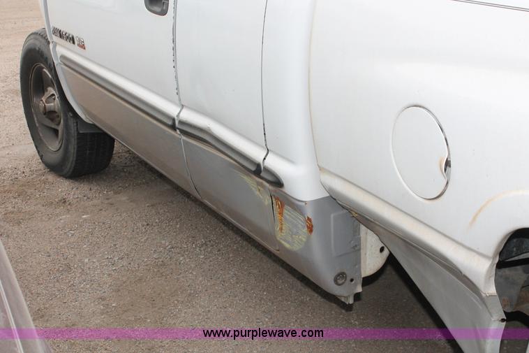 image for item O9378 2000 Dodge Ram 1500 Quad Cab pickup truck