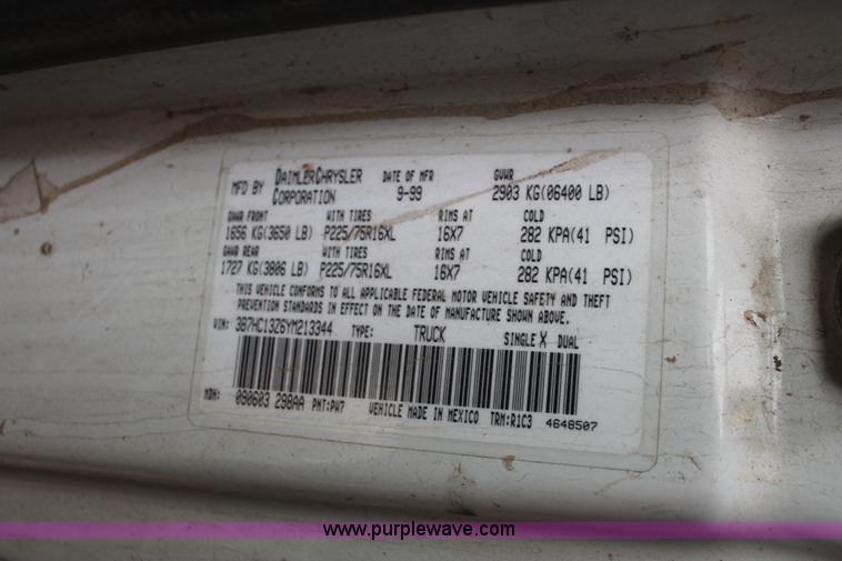 image for item O9378 2000 Dodge Ram 1500 Quad Cab pickup truck