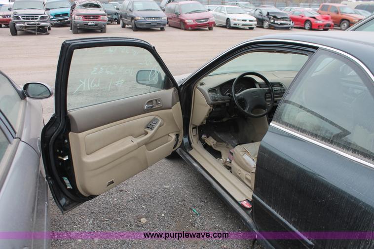 image for item O9379 1994 Honda Accord EX