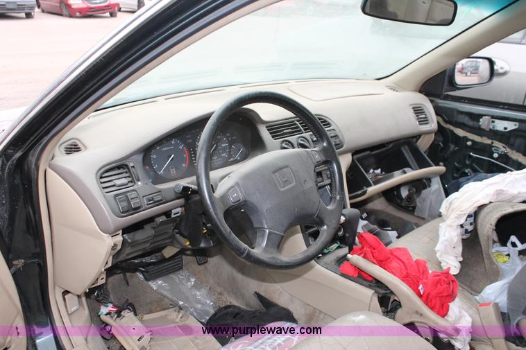 image for item O9379 1994 Honda Accord EX