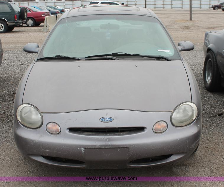 image for item O9380 1996 Ford Taurus