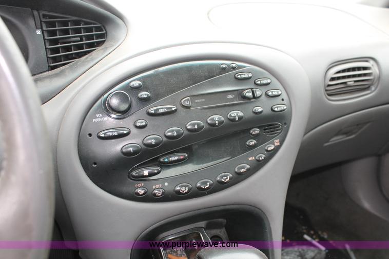 image for item O9380 1996 Ford Taurus