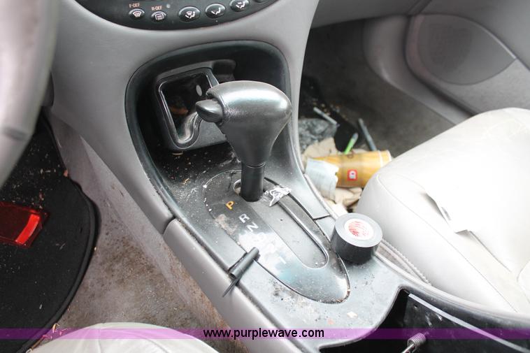 image for item O9380 1996 Ford Taurus