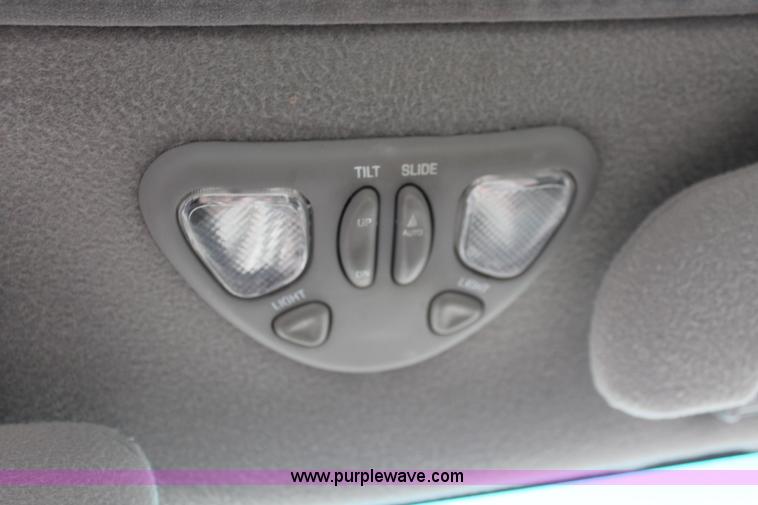 image for item O9380 1996 Ford Taurus