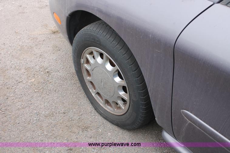 image for item O9380 1996 Ford Taurus
