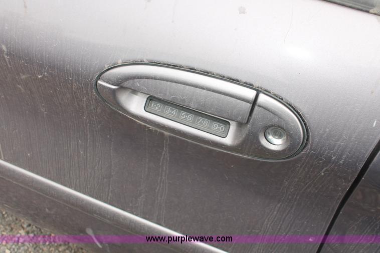 image for item O9380 1996 Ford Taurus