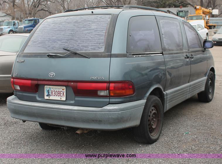 image for item O9383 1992 Toyota Previa LE van