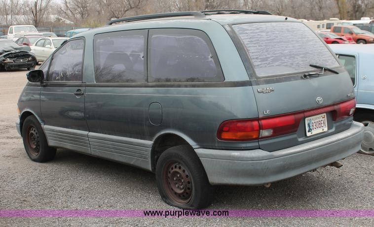 image for item O9383 1992 Toyota Previa LE van