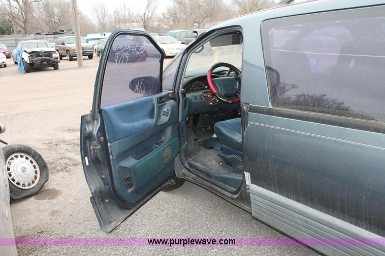 image for item O9383 1992 Toyota Previa LE van