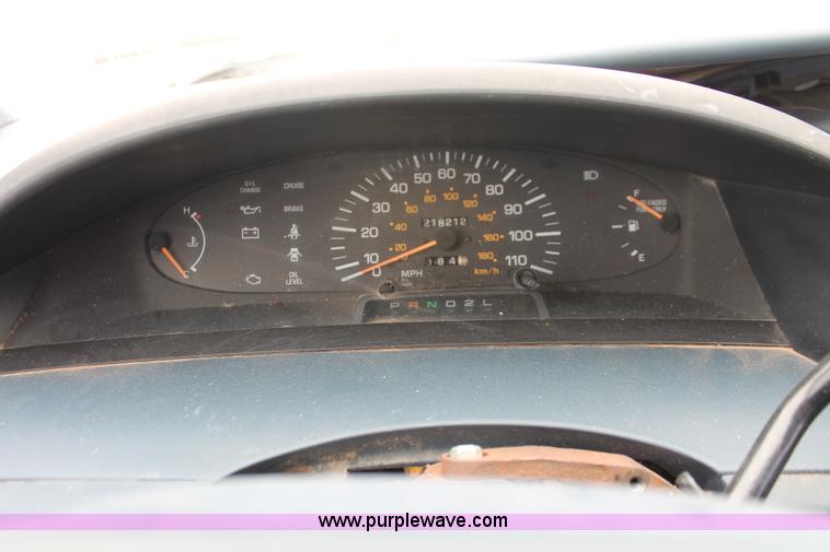 image for item O9383 1992 Toyota Previa LE van