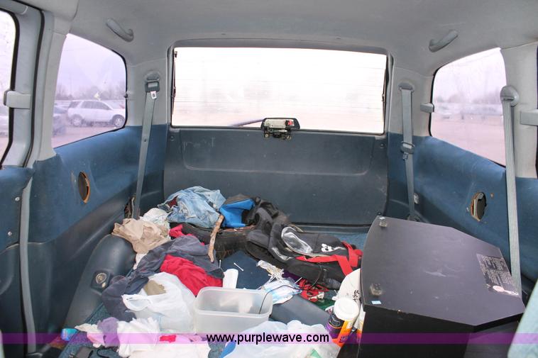 image for item O9383 1992 Toyota Previa LE van