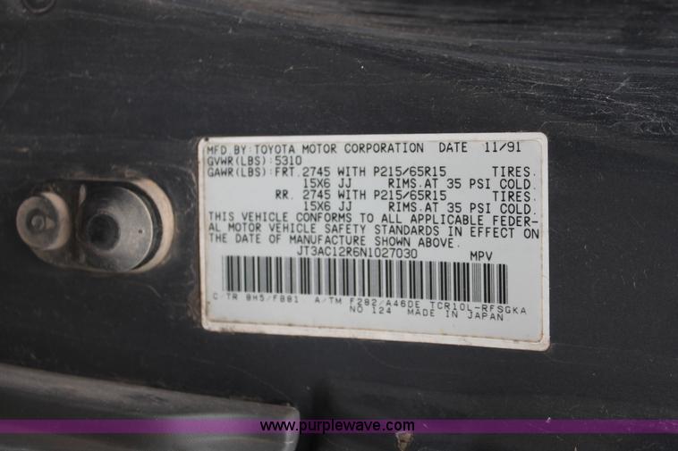 image for item O9383 1992 Toyota Previa LE van