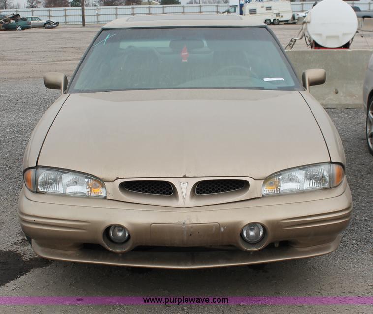image for item O9384 1996 Pontiac Bonneville SSEi