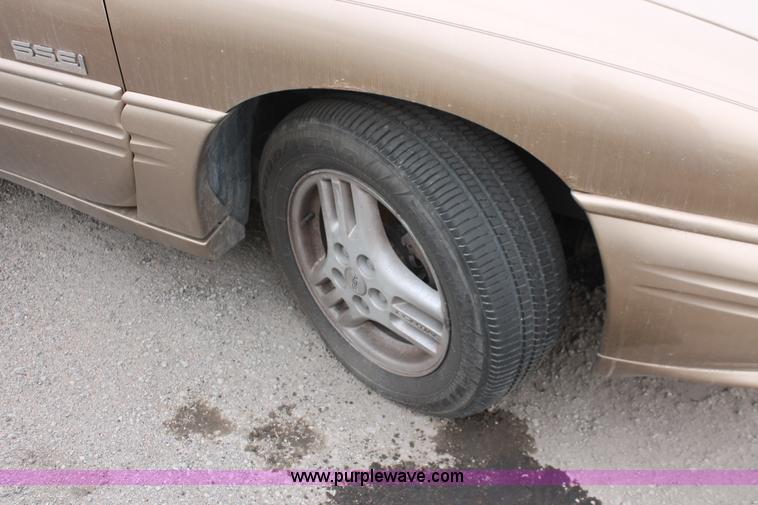 image for item O9384 1996 Pontiac Bonneville SSEi