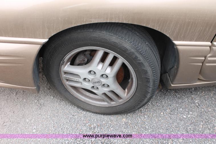 image for item O9384 1996 Pontiac Bonneville SSEi