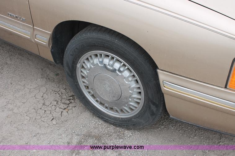 image for item O9385 1996 Cadillac DeVille Concours