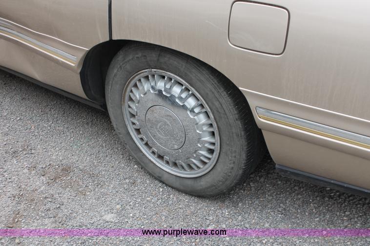 image for item O9385 1996 Cadillac DeVille Concours