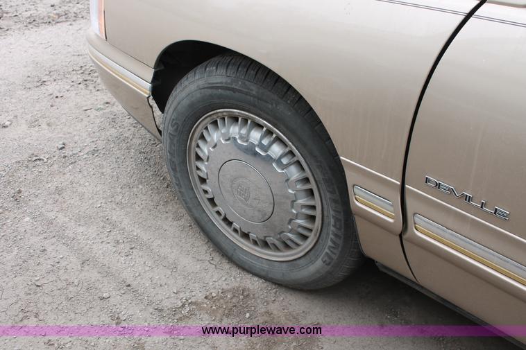 image for item O9385 1996 Cadillac DeVille Concours