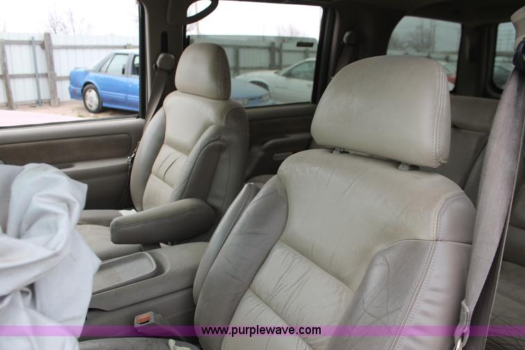 image for item O9387 2000 Chevrolet Tahoe Z71 SUV