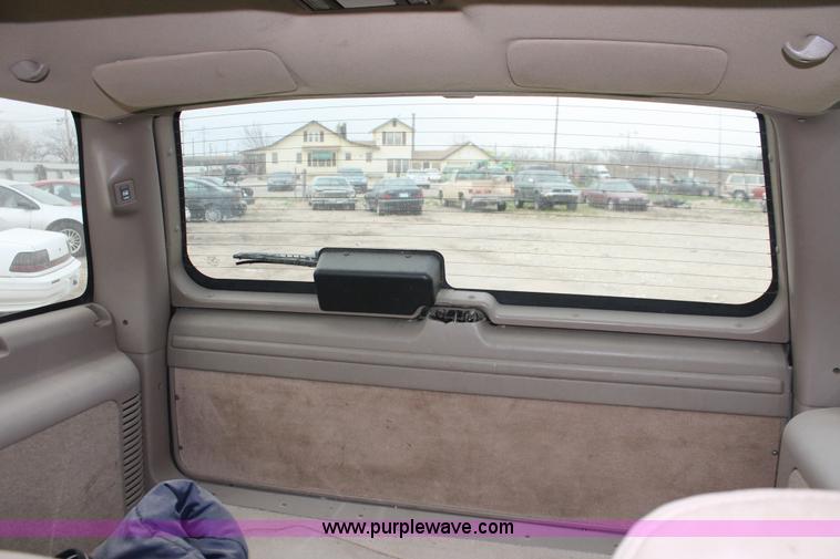 image for item O9387 2000 Chevrolet Tahoe Z71 SUV