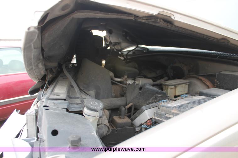 image for item O9387 2000 Chevrolet Tahoe Z71 SUV