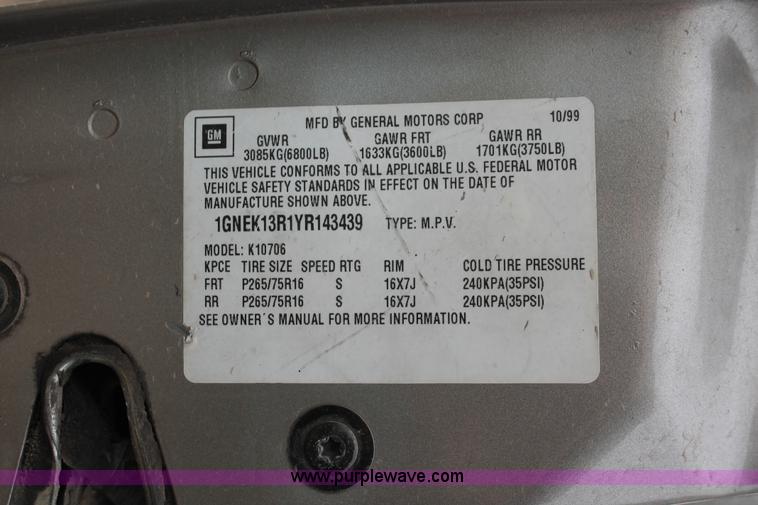 image for item O9387 2000 Chevrolet Tahoe Z71 SUV